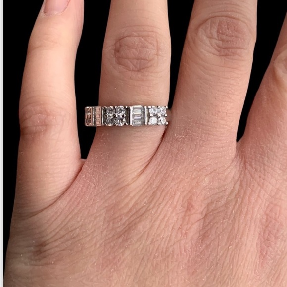 ANNIVERSARY RING SIZE 6 - Picture 3 of 10